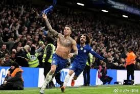 热火莱利围着科比雕像一顿拍 曾经的功勋教练也爱着湖人的孩子